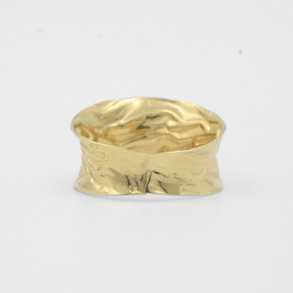 Anillo de Oro 14k de Diseño Ondulado con Textura Acanalada mod. 8081