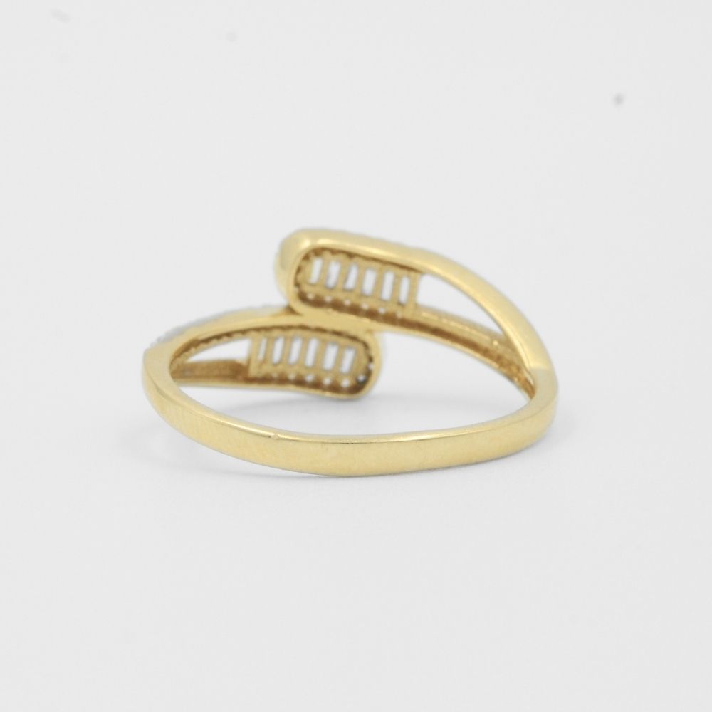 Anillo de Oro 14k Cruzado con Diseño Incrustado de Zirconias mod. 8170