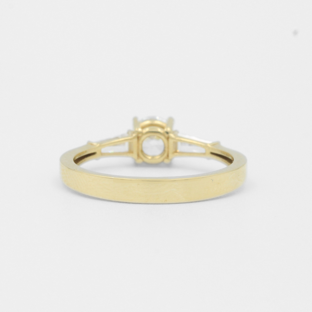 Anillo de Compromiso Oro 14k Elegante con Zirconias Baguette mod. 7970