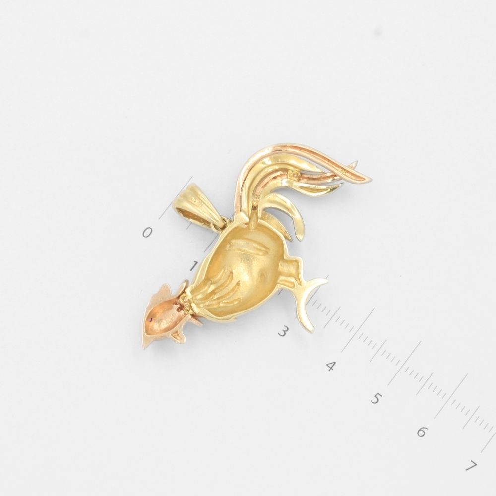 Dije de Oro 14k Hueco en Forma de Gallo con Tonos Mate y Brillantes mod. 7912