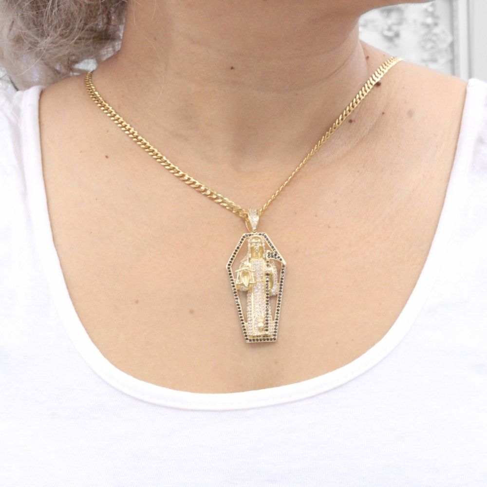 Dije de Oro 14k Santa Muerte Hueca en Marco de Ataúd Incrustada con Zirconias mod. 7922